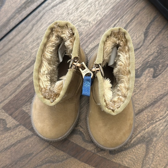 Cat and jack baby boots - Picture 3 of 5